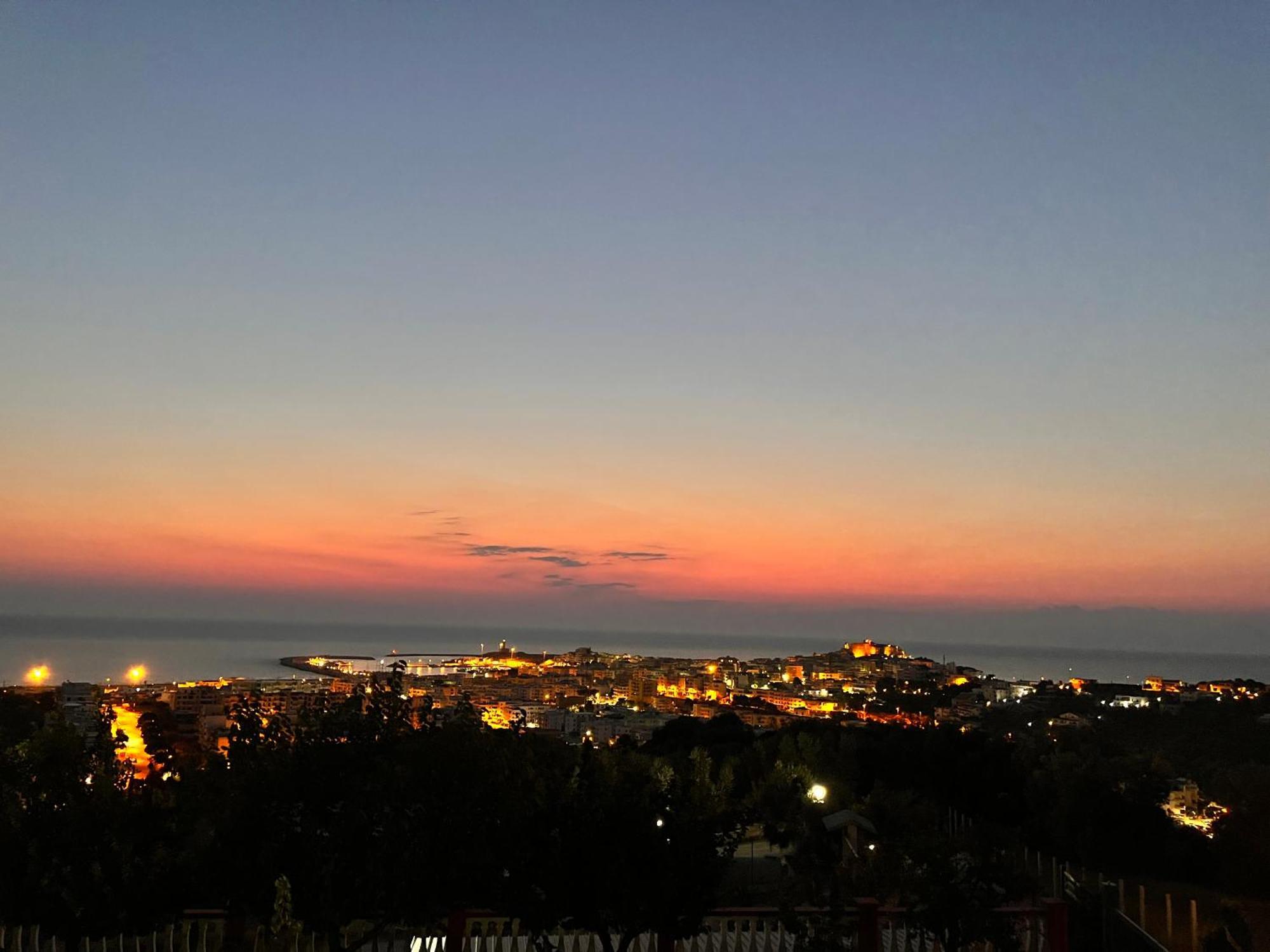 Case Vacanze Con Vista Panoramica Da Antonella Вьесте Экстерьер фото